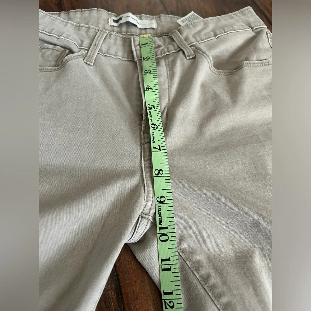Levi's Mid Rise Skinny Khaki Color Jeans Business Casual Pants Sz 8 W29